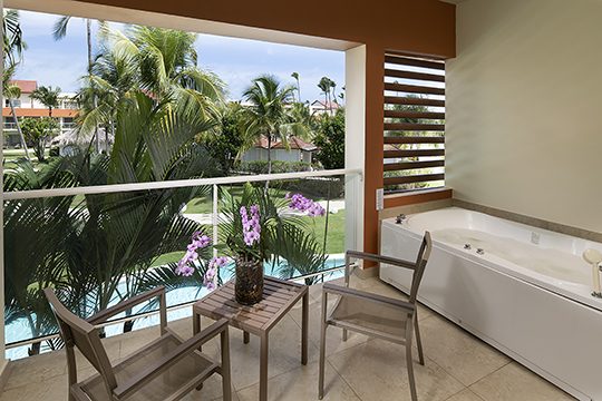 PC-accommodations-JR-pool-view-terrace